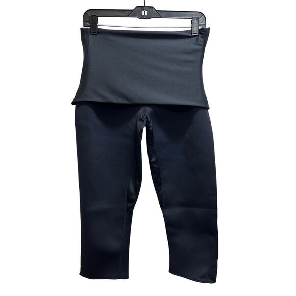 Zaggora HotPants Women's Fold Down Cropped Workout Leggings L Capris Black - Picture 2 of 7